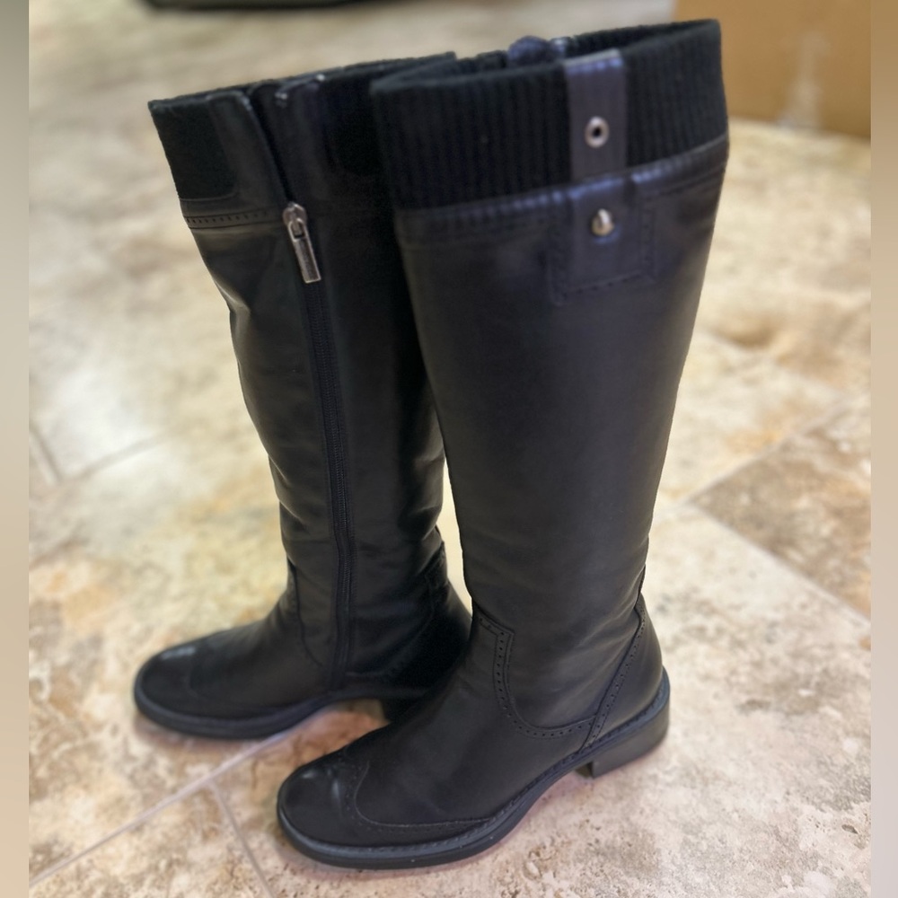 Aquatalia Women Leather Tall Black Boots Size 8 Side Zipper 1,5 “ heel
